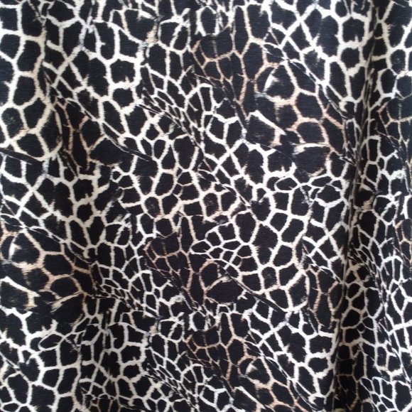 Q NEEL Shark-Bite Top - NEW - Picture 7 of 14